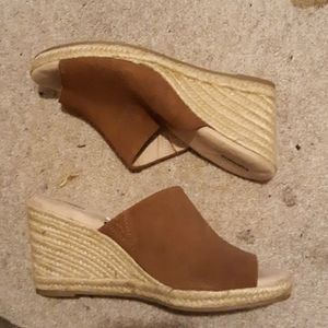 Heeled wedges